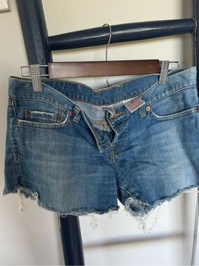 Lucky Brand Denim Cutoff low rise short shorts size 6/ 28 runs Small -Light Blue